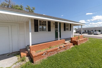 Building Photo - 7460 N Wade School Rd