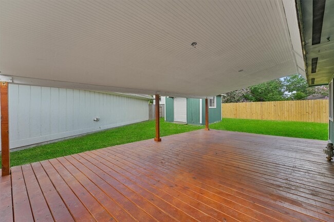 Building Photo - 9323 Goodmeadow Dr