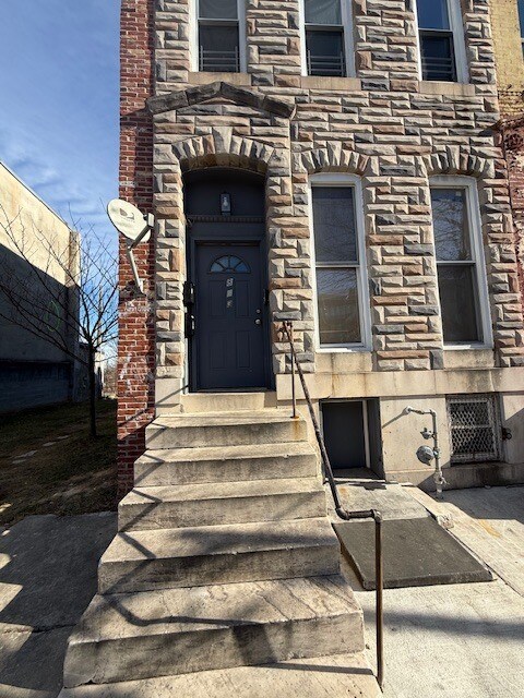 Building Photo - Fulton