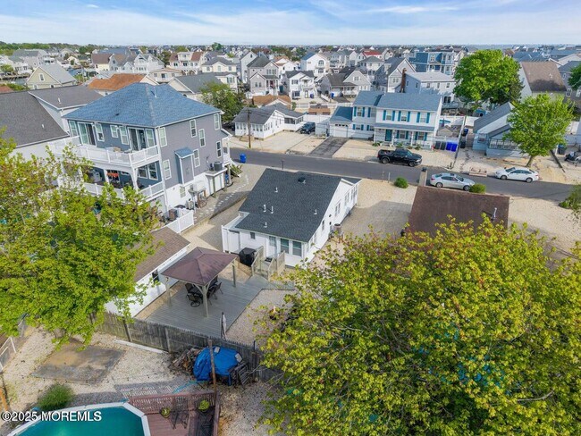 Building Photo - 124 Mathis Dr