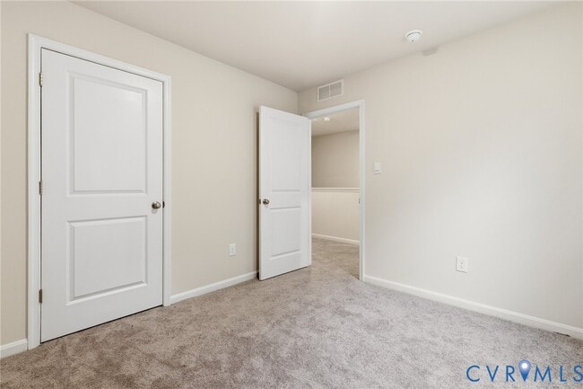 Building Photo - 3605 Roselawn Ter