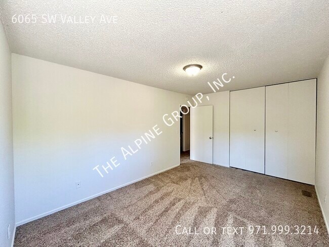 Building Photo - 2 Bedroom Townhome in Beaverton off Allen ...