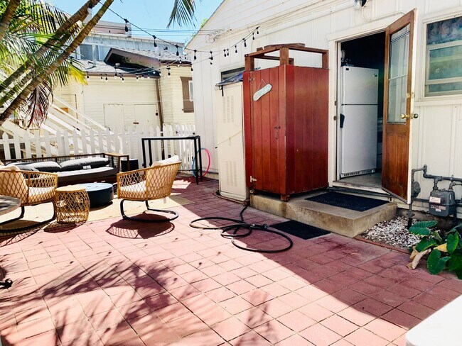 Building Photo - MISSION BEACH COTTAGE 2BD/1BA - FULLY FURNISHED - Available September 8, 2026 - 6/25/27