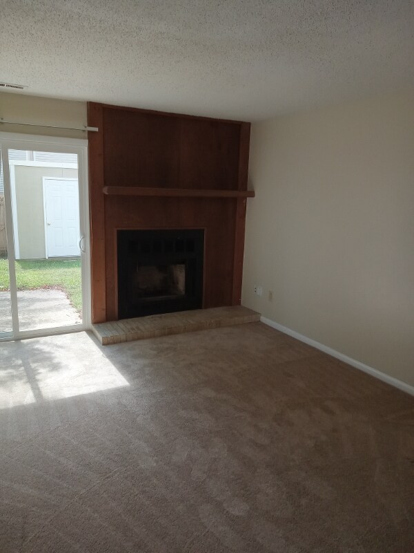 Building Photo - 3631 Chimney Creek Dr