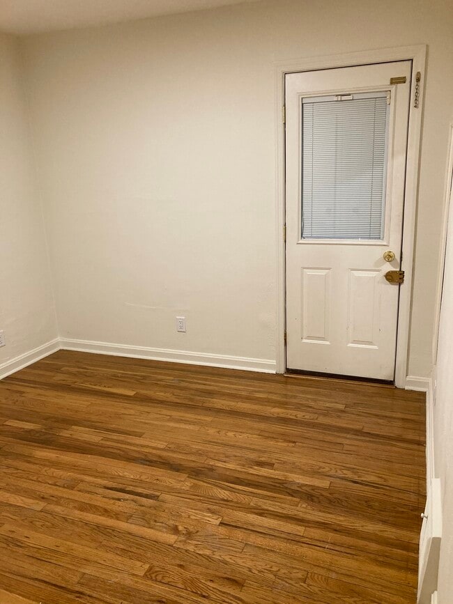 Building Photo - 585 Brittain Rd