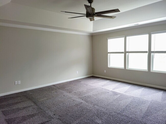 Building Photo - Beautiful home located in the Upper Riverpointe Community in Charlotte !