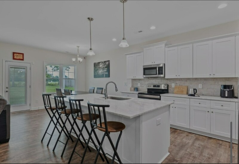 Building Photo - 322 Glenn Laurel Dr
