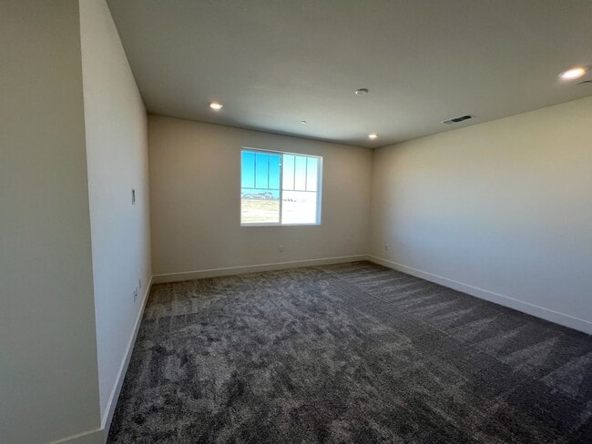 Building Photo - Newer Construction Home located in desirab...