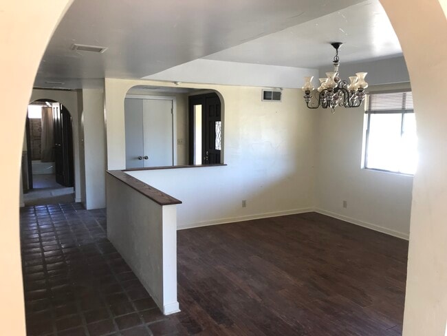 Building Photo - 33037 Agua Dulce Canyon Rd
