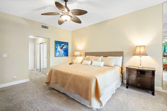 Building Photo - 5070 Lake Catalina Dr