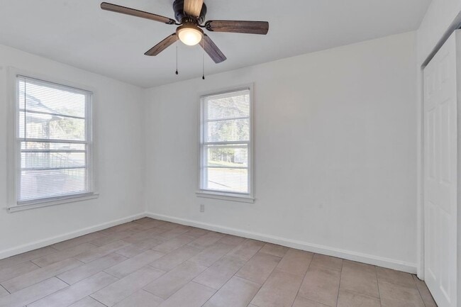 Building Photo - 1613 Hernando Dr