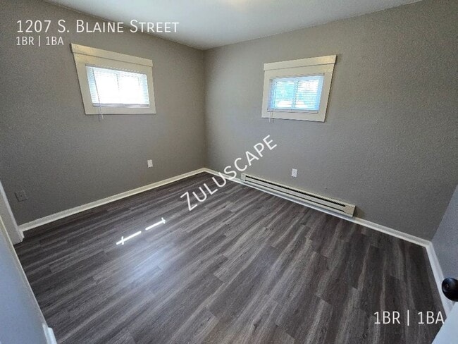 Building Photo - 1207 S Blaine St