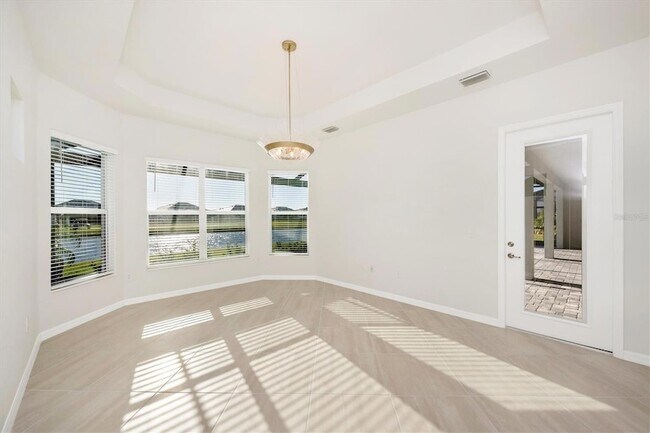 Building Photo - 12655 Wellen Golf St