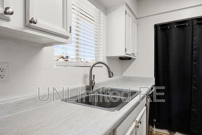 Building Photo - 8430 E Sommer Dr