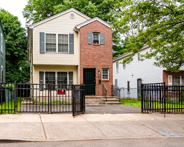 Front - 127 S 8th St