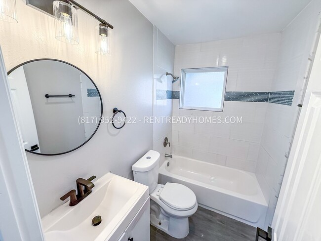 Building Photo - 6700 Reeves St