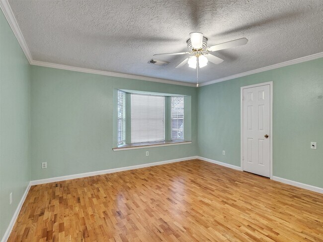 Building Photo - 1814 Oak Valley Dr