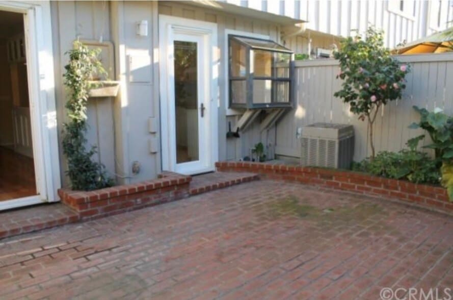 Building Photo - 340 Spinnaker Way