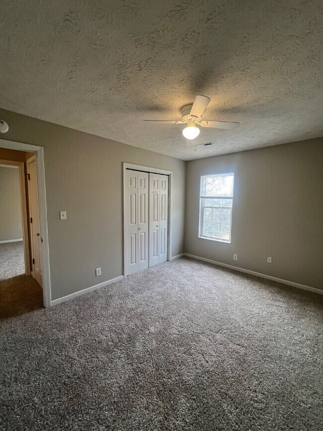 Building Photo - 3440 Sandpiper Dr