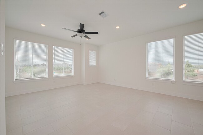 Building Photo - 7746 Meadow Mouse Ln