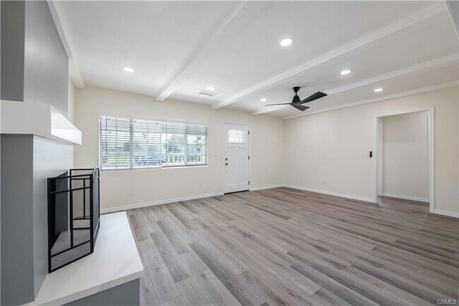 Building Photo - 5341 Cedros Ave