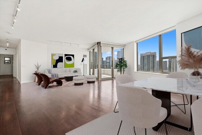 Building Photo - 501 N Clinton St