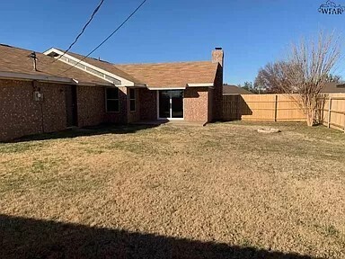 Building Photo - Spacious 3-Bed, 2-Bath Home | 1,560 Sq Ft ...
