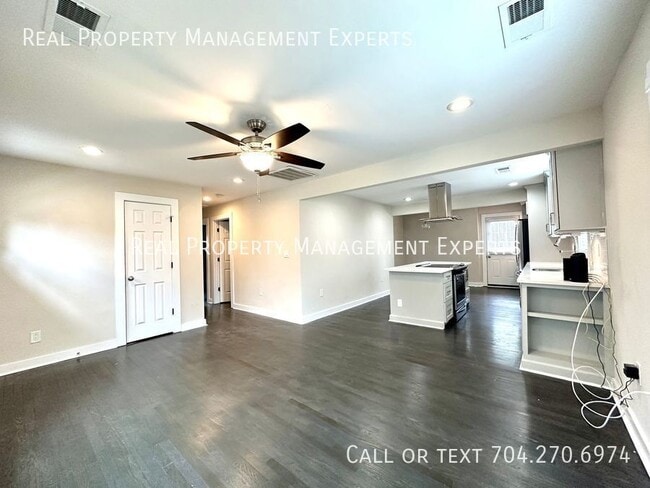 Building Photo - 1434 Orvis St
