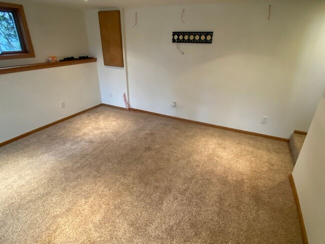 Building Photo - 3-Bedroom, 3-Full Bath Single Family Home with Amazing City Views