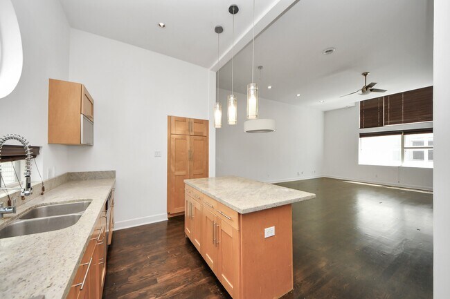 Building Photo - 1822 Southmore Blvd