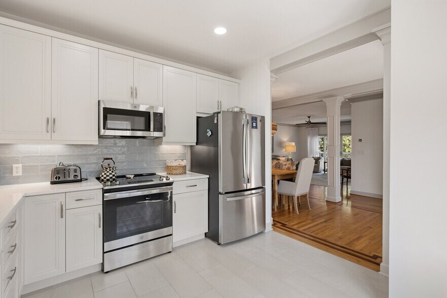 Building Photo - 773 Bonnyneck Dr