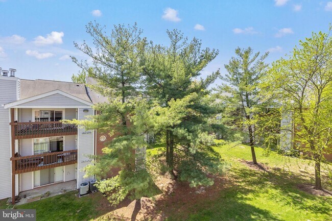 Building Photo - 209 Water Fountain Ct