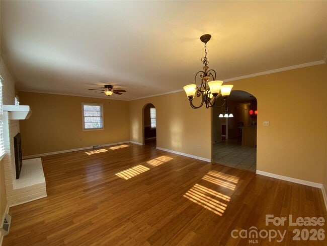 Building Photo - 203 Ratchford Farm Rd