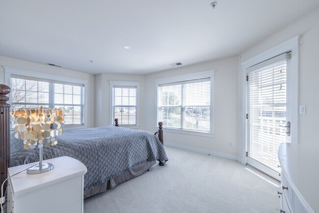 Building Photo - 101 Swan Cove Ln