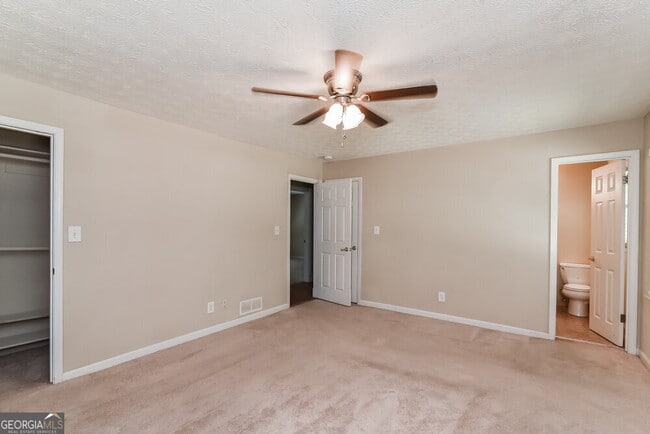 Building Photo - 737 Mountainbrooke Cir SW