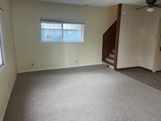 Building Photo - 2088 Chapman Lake Dr