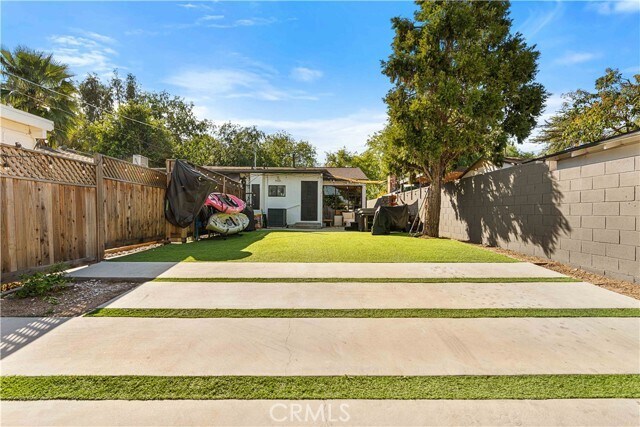 Building Photo - 6514 Coldwater Canyon Ave