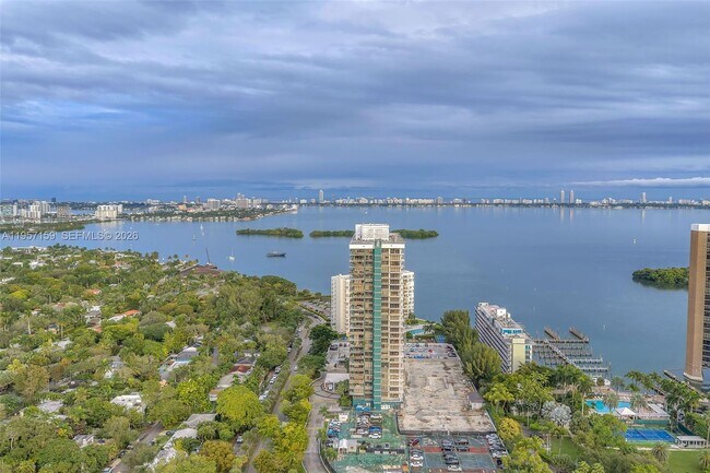 Building Photo - 780 NE 69th St