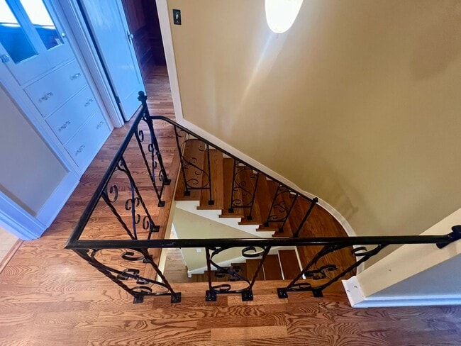 Building Photo - Updated 1920s 4BD