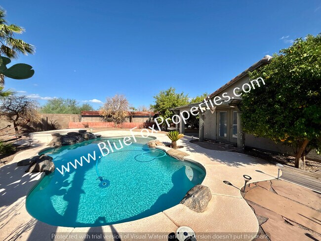Building Photo - 2675 W Desert Bluffs Ct