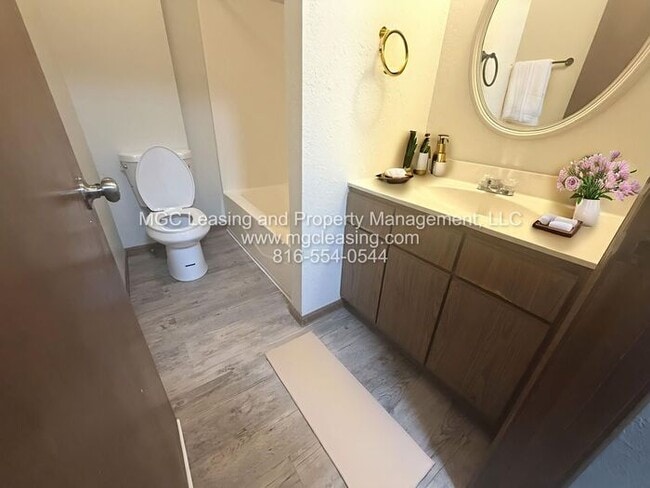 Building Photo - Peaceful Townhome with Private Patio by La...