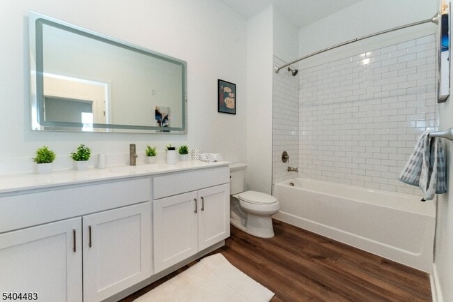 Building Photo - 18 W Main St