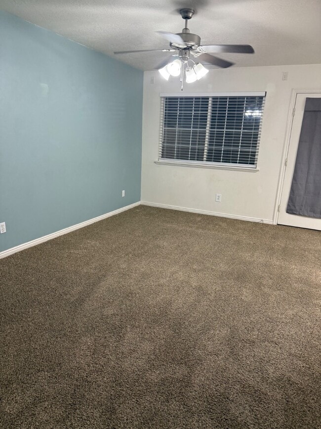 Building Photo - 10542 Sage Flats Way