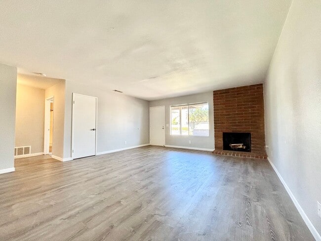 Building Photo - 3604 Ketch Ave