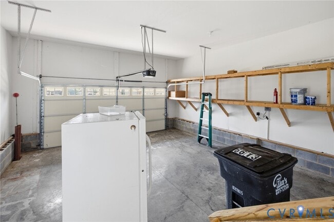 Building Photo - 6613 St Laurence Dr