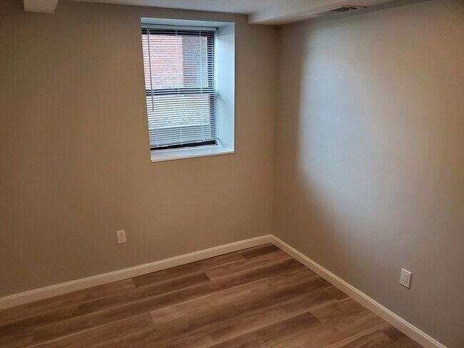 Building Photo - 33 Brainerd Rd