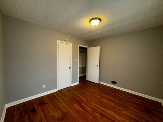 Building Photo - 11515 Hackett St