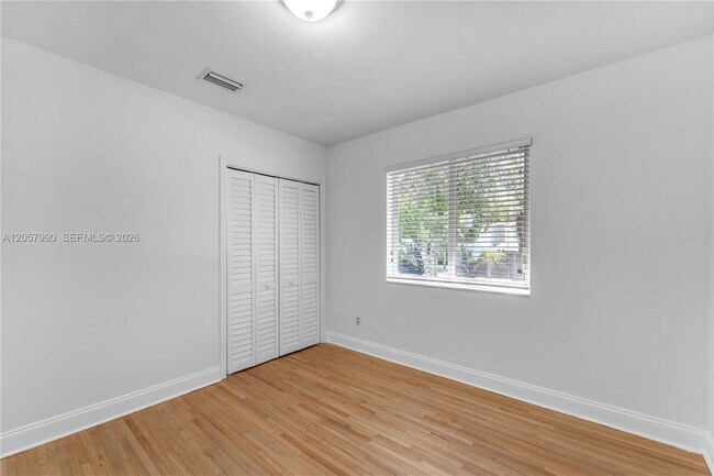 Building Photo - 2031 SW 66th Ave