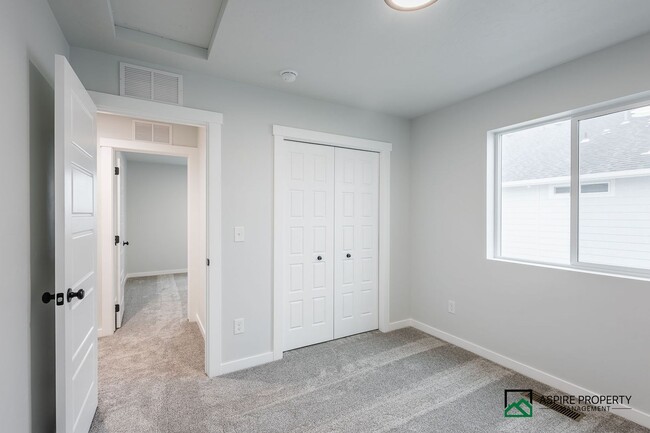 Building Photo - BRAND NEW 4 Bed 2.5 Bath Home