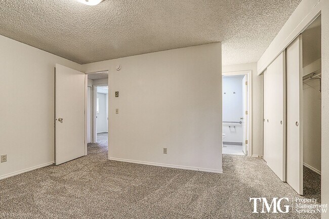 Building Photo - Fully Renovated 3 Bed 2 Bath Home in Mount...